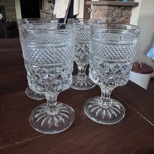 Vintage Anchor Hocking Wexford Stemmed Cordial / Wine Goblets are a set of 4